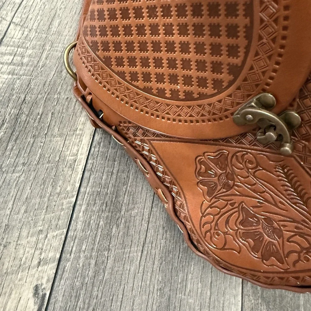 Alma Mia Tooled Leather‎ Crossbody Bag Brown Boho Western Saddle Floral Embossed